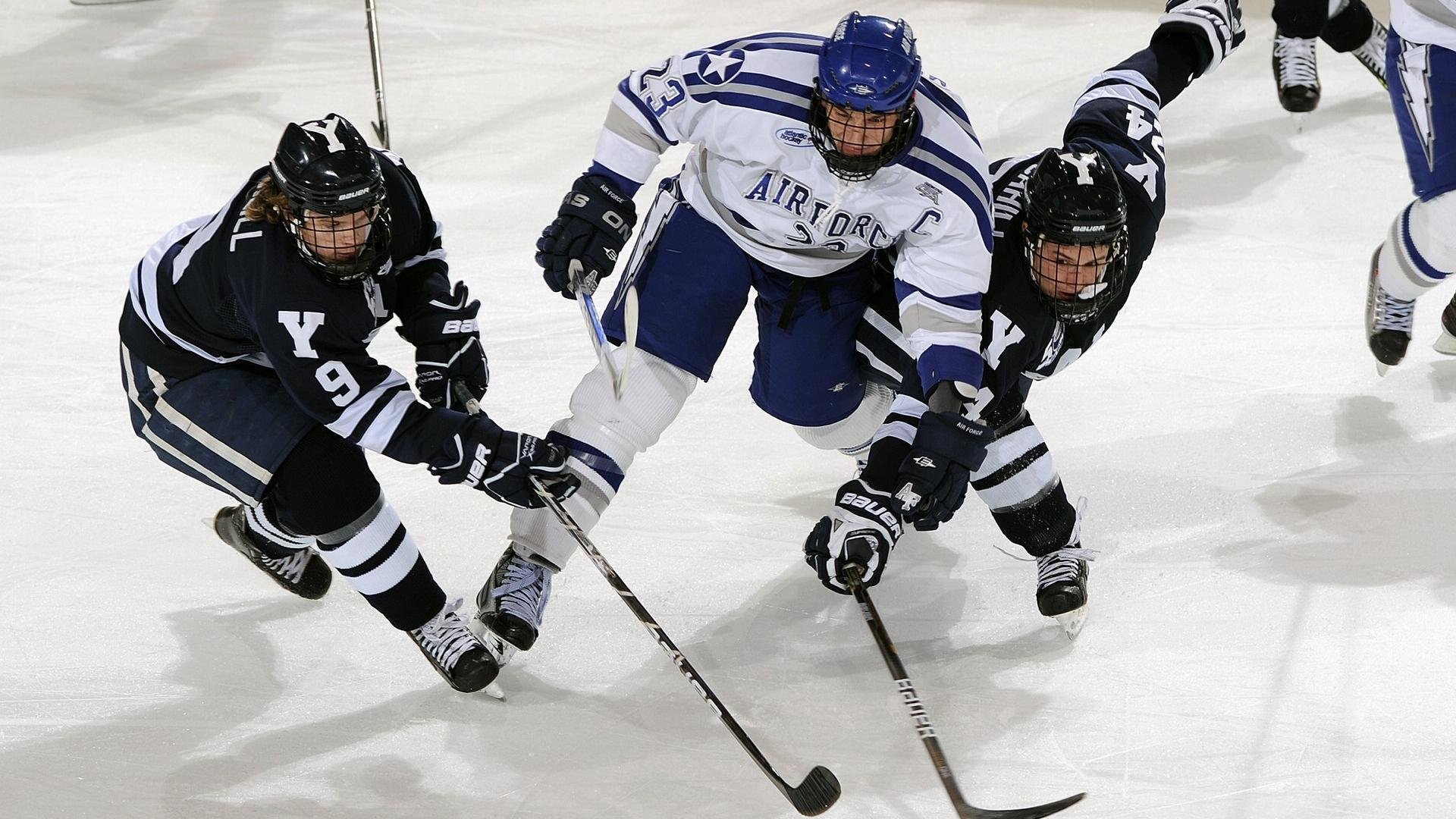 传奇归来！德罗巴回归赛场首秀状态亮眼，加拿大队观众沸腾，传奇归来！德罗巴回归首秀状态亮眼引全场沸腾